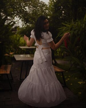 Sija Rose Instagram - 🧩 of my ❤️

Clicked @parvathy.prasad_ 
Styled @styledby_al_ 
Mua: @bridalmakeup_by_sreegeshvasan 
Attire: @oura_designer_boutique 
Venue @poemsthecafe