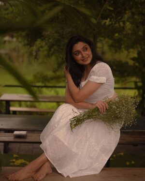 Sija Rose Instagram - 🧩 of my ❤️
.
Captured by : @parvathy.prasad_ 
Styled : @styledby_al_  @amritha_lakshmi___ 
Mua: @bridalmakeup_by_sreegeshvasan 
Venue: @poemsthecafe