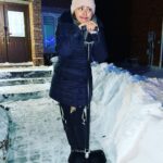 Simi Chahal Instagram - Do you want to build a snowman ?? ⛄️ #mandatory posing sesh 😅❄️ #snow #posing #canada #fun #fam