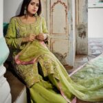Simi Chahal Instagram - i just had to put 1 happy photo in these sad-girl-era photos 🤷🏻‍♀️😌 , Suit : @the_rosegirl Jewelry : @theurbanglitter Makeup : @prabhakarchande_makeupartist Hair : @krishna.hairstylist Photography : @maniksharma.cc
