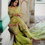 Simi Chahal Instagram - i just had to put 1 happy photo in these sad-girl-era photos 🤷🏻‍♀️😌 , Suit : @the_rosegirl Jewelry : @theurbanglitter Makeup : @prabhakarchande_makeupartist Hair : @krishna.hairstylist Photography : @maniksharma.cc