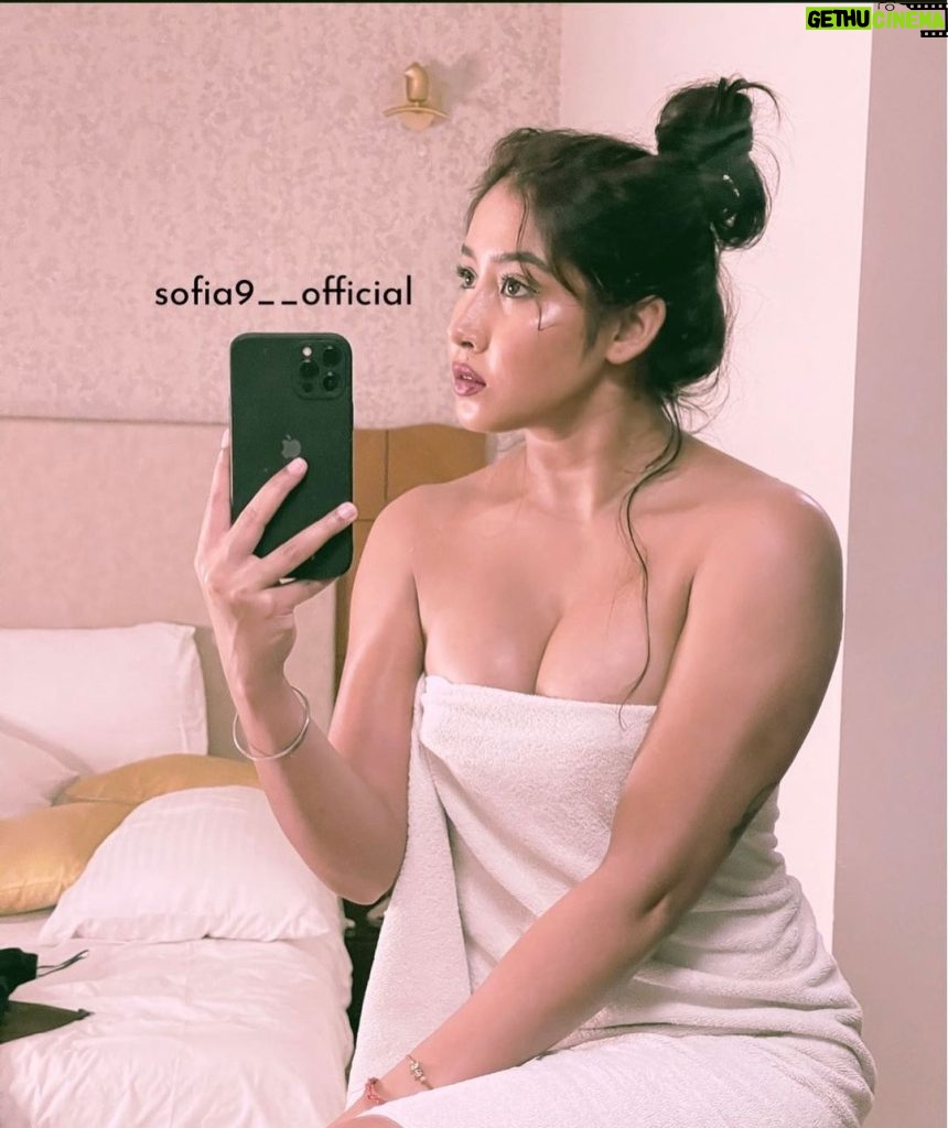 Sofia Ansari Instagram - You’re not define by a Instagram post,story or video… A-lot about you they don’t know … #instagood #sofiaansari #instagram #sensation #sofinators India