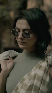 Solanki Roy Instagram - Autumn Weather 😏🍂 #bts Photography @sarkardebarshi19 Video @skylab_akashdeep Outfit & styling @suchanda_banerjee Makeup @suro.make_up_artist photography assistant Ujjaini Ghosh Kolkata - The City of Joy