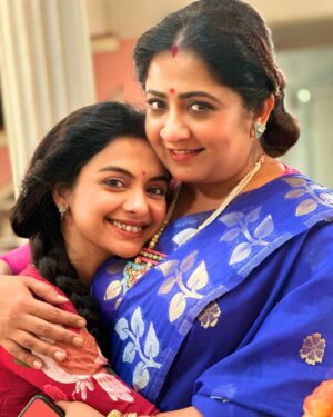 Solanki Roy Instagram - You are being Missed…  Both onscreen and offscreen😒
আমাকে আর কেউ কাকিমনি বলে ডাকে না 😕

#khori #gantchhora #actorslife #bts #bonding #memories #❤️ #✨