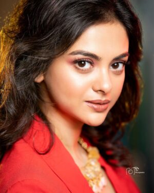 Solanki Roy Instagram - “Your vision will become clear only when you look into your heart. Who looks outside, dreams. Who looks inside, awakens.” ~ Carl Jung 

📸 @sayantan_dutta_photography 
@koustuv_chatterje @agency_thecapture @fashiondoctor_official @fabulous_mystery_51 @kajuguhaofficial 

#actor #dream #daretodream #solankiroy #lifeisbeautiful #motivation