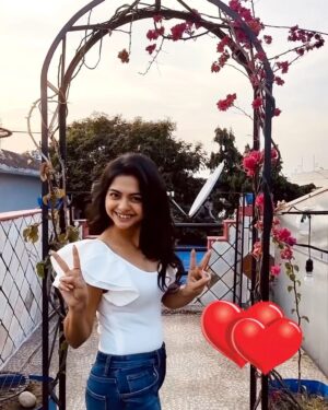 Solanki Roy Instagram - Thank you so much my #instafamily for 400k+ followers! I love you all soooo much! ❤️❤️
#happyme