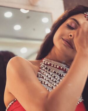 Solanki Roy Instagram - A little bit of vanity is always that tease, but never the film! 
📸 @sandip3432