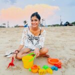 Somalin Parida Instagram - The art,The artist & The picture 🖼️ 🧑‍🎨 ❤️ #swipe➡️ Candolim Beach, Goa
