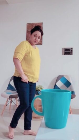 Sonalika Joshi Instagram - For TEA lovers 😃.
#goodmorning #tealover #tea #creative #trendingreels 
#instalike #instadaily #routine #morningmotivation .