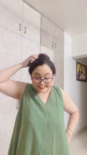 Sonalika Joshi Instagram - A day without laughter is a day wasted 😃.Be humorous ,Have fun ,laugh out loud .🤗💕Good morning All.
#goodmorning #goodvibes #trendingreels #instalike #instagram #standupcomedy.