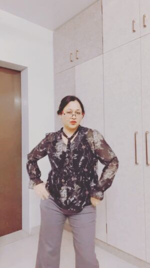 Sonalika Joshi Instagram - I tried my best to do it but i gave up 😔but wait ✋🏻i did not give up 💃😜😃💃