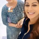 Sonalika Joshi Instagram - A sweet friendship refreshes the soul 🤗. #goodevening #goodvibesonly #friendshipquotes #freinds #timepass #timemanagement #shopping #mall .
