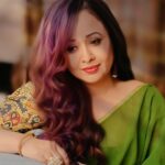 Sonalika Joshi Instagram - Sometimes the Heart sees what is invisible to the EYE.💕☺️🤗 Just follow your Heart ❤️. #goodvibes #goodmorning #heart #motivationalquotes #lovequotes #loveyourself #selflove #selfcare .