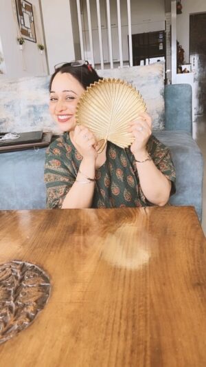 Sonalika Joshi Instagram - Kyon ki…..😜🤪😝🤣😂💃💃💃.
.
#goodevening #instareels #instamood #birthday #birthdaygirl #instagram #happiness #funnyreels #fun 
#funtimes #enjoyeverymoment #livelife #behappy .
