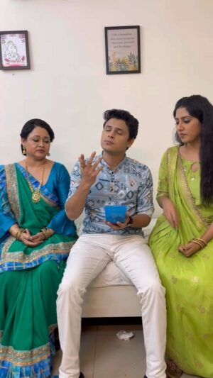 Sonalika Joshi Instagram - Tag your friend jo kabhi aapke saath khana share nahi karta!😂

.
.
.

#Fun #reels #trending #trendingreels #explorepage #fyp #comedy #tmkoc