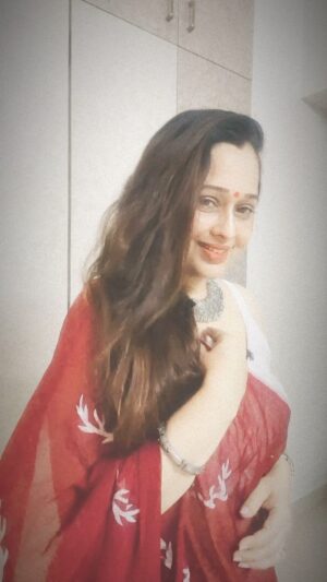 Sonalika Joshi Instagram - Ishq karo fir samzo☺️💕. #morning #ishq #romantic #romanticvideos #love #lovequotes #lovequotes #lovestatus #gazal #jagjitsingh #bollywood .