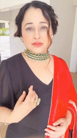 Sonalika Joshi Instagram - थोड़ासा नखरा ☺️😊🤗💕.#nakhra #ada #love #romance #romantic #romanticsongs #romantic #romania #pyaar #instagram #instagood #instareels #reelsvideo #trendingreels #trendingreelsvideo .