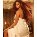 Soniya Bansal Instagram - In white, a lady can stand out in a crowd without speaking a word.