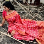 Sradha Panigrahi Instagram - Everything seems beautiful when you are in LOVE ❤️ . . Wearing @_aditri_sarees 📸 @trilochan_vicky . . #sradha #sradhapanigrahi #photography #mobilephotography #photo #photooftheday #saree #sareelove #sareefashion #sareeaddict #odia #odisha #influencer #fashion #fashionblogger
