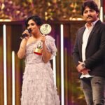 Sradha Panigrahi Instagram - So, Can u guys guess my Award Category!!! Zee Sarthak Sansar Awards 2023, today at 6.00 pm on @zee_sarthaktv . & getting this award from my favourites is a bliss . Thank u @mohanty_babushaan & @amlan0010 . Special thanks to my own team members of #khusirachhunka . @anukulrout @pratikseal @lipsadalei @director_at_ollywood @safik2491 . #ZSSA #sradhapanigrahi #zssa2023 #zeesarthaktv