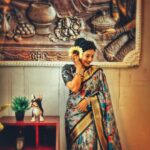 Sradha Panigrahi Instagram - Comment down your favourite Odia song & Singer. 🎶 . Wearing @_arpita_collections Mua @chandan.patra43 . . . #retro #retrovibes #sradha #sradhapanigrahi #odiasong #oldodiasong #oldisgold #mopriya #chittajena