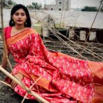 Sradha Panigrahi Instagram - Everything seems beautiful when you are in LOVE ❤️ . . Wearing @_aditri_sarees 📸 @trilochan_vicky . . #sradha #sradhapanigrahi #photography #mobilephotography #photo #photooftheday #saree #sareelove #sareefashion #sareeaddict #odia #odisha #influencer #fashion #fashionblogger