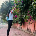 Sradha Panigrahi Instagram - ପ୍ରେମ ର ପରିଭାଷା ଯଦି ଫୁଲ ହୁଏ !!! ବିରହ ର ପରିଭାଷା କ’ଣ ହବ ? ନା…… ଉତ୍ତର କଣ୍ଟା ନୁହେଁ 😂 ଆଉ କିଛି ?? . #sradhapanigrahi