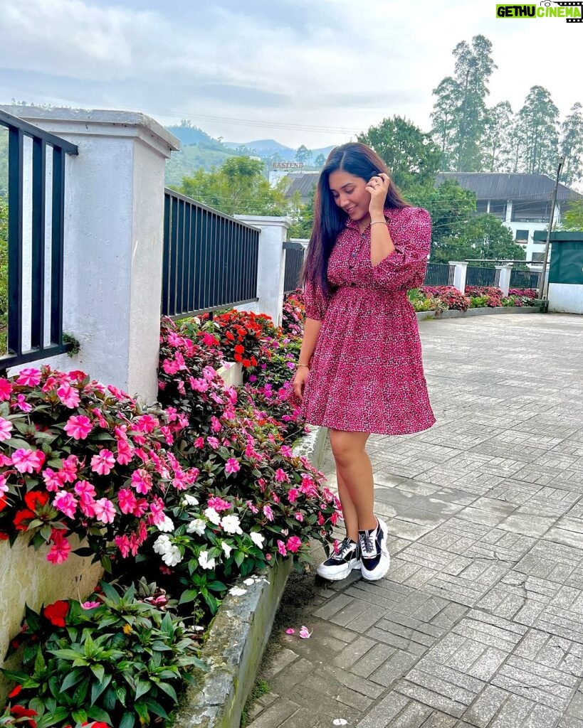 Sree Nithi Instagram - 🌸🥀 Munnar, Kerala, India.