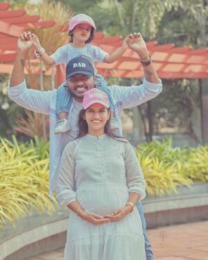 Sridevi Ashok Instagram - We can’t wait to meet our new addition .
Sometimes you pray for a miracle, and God gives you two(Sitara and baby)
@ashok_chintala @sitara_chintala 

Photography: @rootzstudios 

#srideviashok #momtobe #pregnancyannouncement