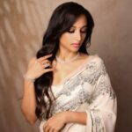 Srinidhi Ramesh Shetty Instagram - My love for sarees is beyond my love for sarees🤣 if that made any sense at all😂🫠 A quick rundown🙈 Me : heyy I have an event! Stylist : Okay, so what do u wanna wear this time? Me : Sareeeeee😬 Stylist : What? AGAINN? Me : yesss🙈 again🫠🦭 . . . . . Styled by @niru05_raghupathy Saree @jade_bymk Jewellery @karnikajewelshyd Makeup @sadhnasingh1 Hair @hairbyrajabali Photos @pranav.foto Saree draping @vijayalakshmi9669