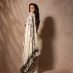 Srinidhi Ramesh Shetty Instagram - My love for sarees is beyond my love for sarees🤣 if that made any sense at all😂🫠 A quick rundown🙈 Me : heyy I have an event! Stylist : Okay, so what do u wanna wear this time? Me : Sareeeeee😬 Stylist : What? AGAINN? Me : yesss🙈 again🫠🦭 . . . . . Styled by @niru05_raghupathy Saree @jade_bymk Jewellery @karnikajewelshyd Makeup @sadhnasingh1 Hair @hairbyrajabali Photos @pranav.foto Saree draping @vijayalakshmi9669