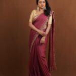 Suma Kanakala Instagram - Your potential is limitless; believe it, achieve it. Styled by @stylebyannapurna Style Team @i.deekshasetti Collaboration with Outfit @weararca Jewellery @fashioncurvee Makeup @emraanartistry Hair @koduruamarnath Photography @valmikiramuphotography #sumakanakala #suma #anchorsuma #anchorsumakanakala #wednesdaywisdom #wednesday