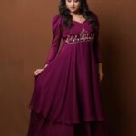 Suma Kanakala Instagram - It always seems impossible until it’s done Styled by @stylebyannapurna Style Team @i.deekshasetti Collaboration with Outfit: @bullion_knot Jewellery @alluringaccessories.a2 Makeup @emraanartistry Hair @koduruamarnath Photography @valmikiramuphotography #suma #anchorsuma #kanakalasuma #anchorsumakanakala #mondaymotivation