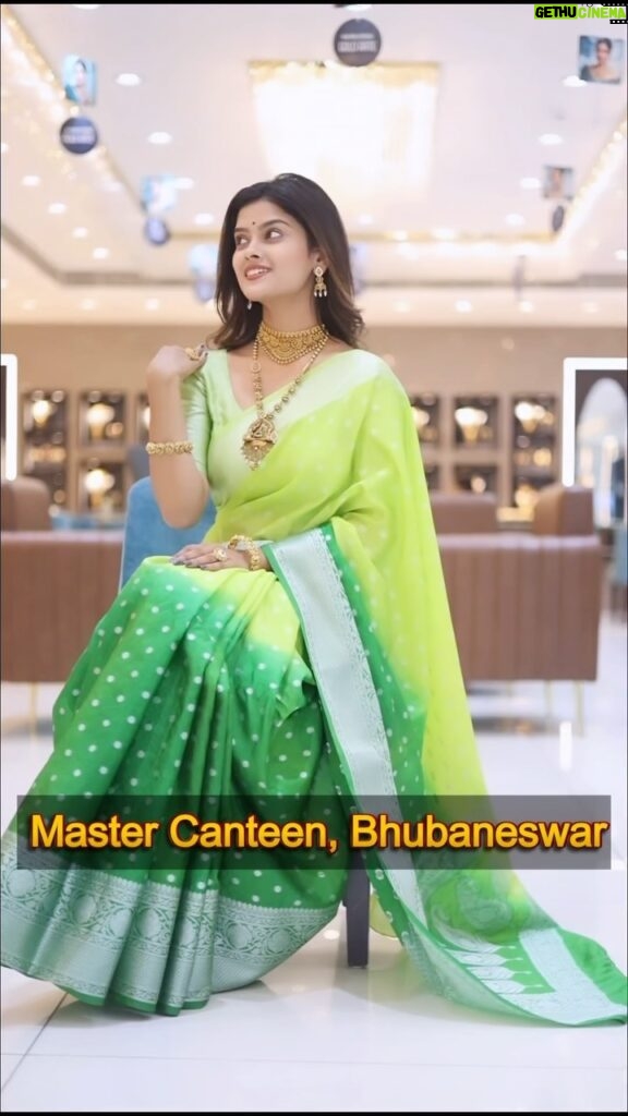 Suman Pattnaik Instagram - 🎉🎊 This Diwali, discover the stunning festive collection from Kalyan Jewellers that draws inspiration from the timeless jewelry traditions of our land, bringing together heritage designs. Join us this festive season, At Kalyan Jewellers - Master Canteen, Station Square, Bhubaneswar, Odisha 751001 Contact Us @ +91 91141 96197 | ‎+91 70082 24533 #DiwaliwithKalyanJewellers #kalyanjewellers