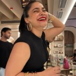Sumona Chakravarti Instagram - Saturday night it was 😈👻💀 @urvashidholakia @taranaraja Thank you both of you for being a part of my life. Now & forever. Love you to the stars n back 🥂 🍾 ♥️🫶🏼
