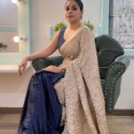 Sumona Chakravarti Instagram - LOYALTY AND RESPECT GOES BOTH WAYS. IF THEY DON'T RETURN IT, THEY DON'T DESERVE IT. Finally the last one for this season of #tkss #thekapilsharmashow 🥻- @ekaafashion.co 💄- @rameshpanda.mua Hair- @hairbysharda Stylist- @sacorina The beautiful sarees - i will miss you! Until the next time … 🫶🏼 #sareenotsorry #sareelove