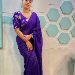 Sumona Chakravarti Instagram - LOYALTY AND RESPECT GOES BOTH WAYS. IF THEY DON'T RETURN IT, THEY DON'T DESERVE IT. Finally the last one for this season of #tkss #thekapilsharmashow 🥻- @ekaafashion.co 💄- @rameshpanda.mua Hair- @hairbysharda Stylist- @sacorina The beautiful sarees - i will miss you! Until the next time … 🫶🏼 #sareenotsorry #sareelove