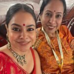 Sumona Chakravarti Instagram – Day 3 Maha Ashtami 🌺

@curiocottagejewelry 
#durgapuja #DuggaDugga #indianfestival #bongtoberfest #beingbangali #indianhandlooms #sareelove #dhakaijamdani #ladyinred #dhunuchinaach North Bombay Durga Puja