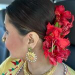 Swastika Mukherjee Instagram - Shubho Saptami shobai ke. For the love of Jawba-phool 🌺🌺 Full shajuguju coming later… #happypujo