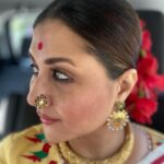Swastika Mukherjee Instagram - Shubho Saptami shobai ke. For the love of Jawba-phool 🌺🌺 Full shajuguju coming later… #happypujo