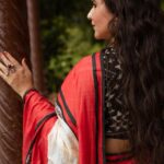 Swastika Mukherjee Instagram - The saree from where it all started. The saree that couldn’t be salvaged and we tried making a new one. That’s how the journey of making Swastika’s mother’s sarees started. And this one is something we are thrilled beyond words to have recreated. Tussur with Cotton Borders. The idea is to save the borders from sweating. This is the star saree out of the ten sarees we recreated from Mashi’s wardrobe. Last, but never the least. @swastikamukherjee13 photographed by @aritrakabir Styled by @rishabhad Managed by @lipstickler Make up @prosenjit4867 Hair : @mallicknita.bigbi Thank you @manishgolder for the venue suggestion ❤️