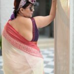 Swastika Mukherjee Instagram - My mother refuses to wear Parama Blouses because they are not “Pithh Kaata”. She says she feels suffocated in our back covered front covered blouses. This is my first Durga Pujo as a mother. I have pushed all my boundaries, made experiments and we introduced designs that are not our usual. And we got the most amazing response ever! So happy to have paired two of the most loved designs of the season. On a woman who looks good in everything- this time in her mother’s saree recreated on Bengal handloom Tant. Available on www.paramacalcutta.com In frame: @swastikamukherjee13 Shot by @upaharbiswas Managed by @lipstickler Styled by @rishabhad Make up: @prosenjit4867 Hair: @mallicknita.bigbi Location courtesy: @ranit.maiti Kolkata