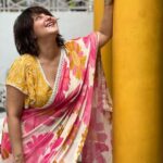 Swastika Mukherjee Instagram – A bright and happy day just like my saree 🌸💛 
.
Saree @bohurupi_santiniketan 
Blouse @parama_g Bunaphile