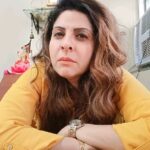 Tannaz Irani Instagram - Haan aur nahi toh kya. Yeh rishtedaar bhi na. Chal chod no Koi nahi Saturday Mubarak ho ji #saturday #weekend #laugh #laughteristhebestmedicine #funnyvideo #comedyreels #reelkarofeelkaro #reelsinstagram #tannazirani #smile