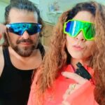 Tannaz Irani Instagram - Here comes the rockstar....what a singer what a singer . Uff in the true sense she is JAANLEVA. Yeh sunke ke din ki shuruat Karo....dhamaka din. #bhakhtyarirani #madiranis #buckyntee #couplegoals #trendingcouples👫 #tuesday