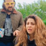 Tannaz Irani Instagram - Monday morning..happy Gandhi jayanti... Subah subah...check up karalo. #bhakhtyarirani #madiranis #buckyntee #monday #couplegoals
