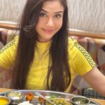 Tanu Khan Instagram - Easiest thing in dis wrld is 2 b a #foodie & I’m #proud 2 b one 😜 Good food can literally change my overall #vibe hahaha Who else can #relate ? Comment below 👋🙋🏻‍♀️ Phoenix Marketcity - Mumbai