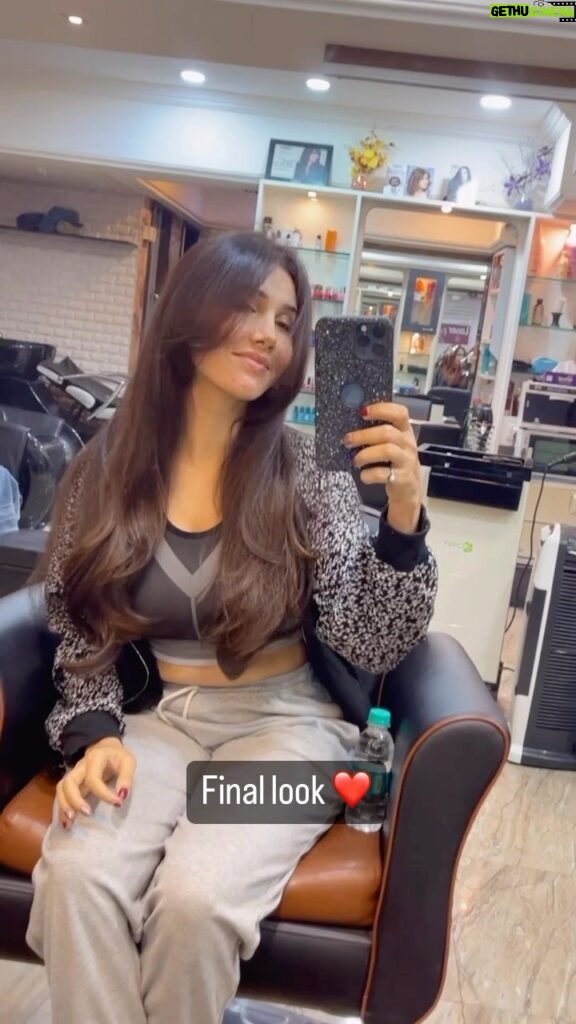Tanu Khan Instagram - #makeover #story A small step towards #selflove Takeing care of myself. Drop a ♥️ if u r #inspired Live in present & stop reacting on every 2nd thought u get #cheers to #life 🍻🥳