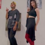 Tanu Khan Instagram - This kudi only wants to #dance 💃🏻 Choreography : @pawan_windy #naah naahgoriye #hardysandhusongs #hardysandhu #hookstepchallenge #hooksteps #hookstep #choriography #dancelover #tanukhan