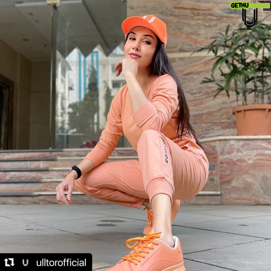 Tanu Khan Instagram - #Repost @ulltorofficial with @use.repost ・・・ Never miss a Day #UlltorBySiddharthNigam #Ulltor